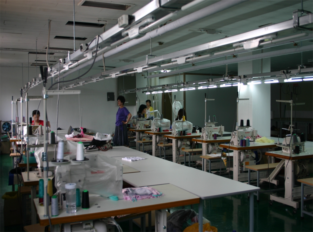 지구가족사랑 1%운동 물품전달